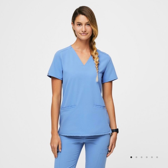 Figs Casma Three-Pocket Scrub Top - Picture 1 of 8